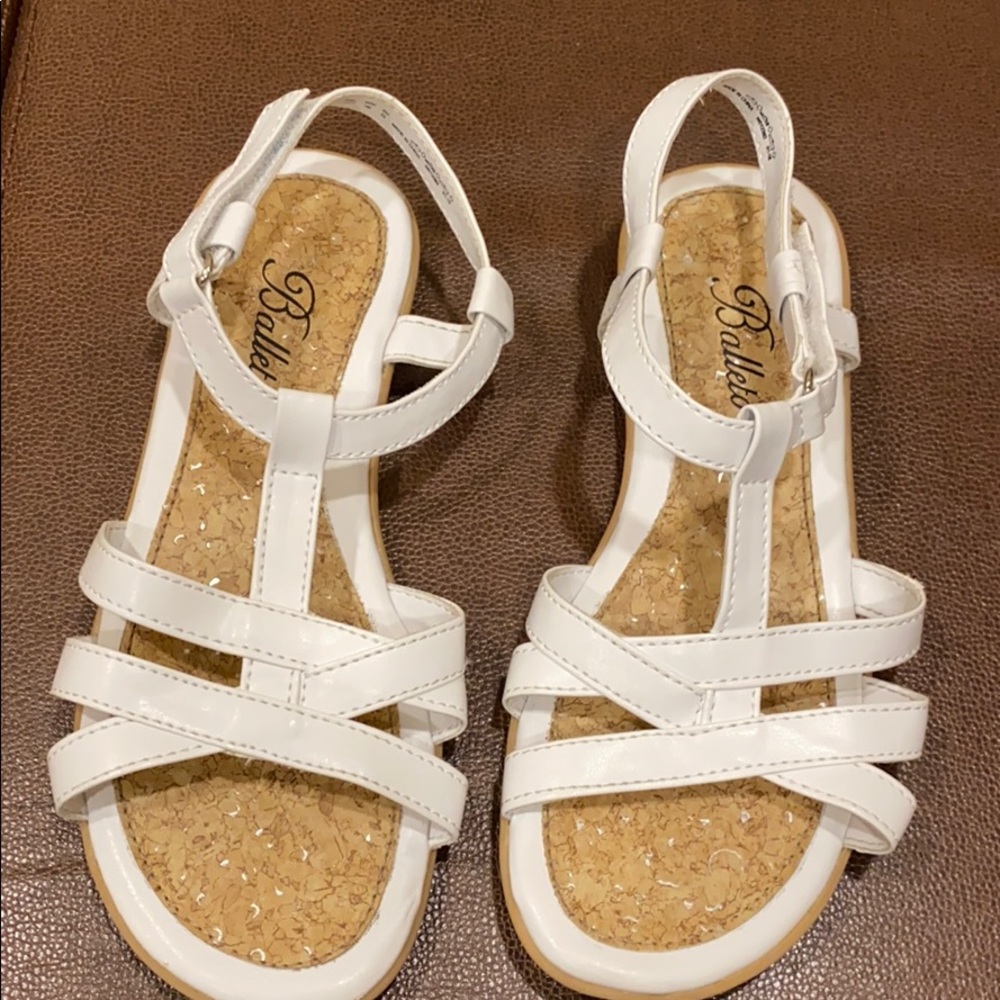 White sandals size 1M